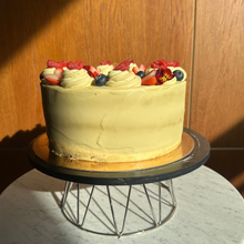 Załaduj obraz do przeglądarki galerii, Tort mango-marakuja | zamówienie z tygodniowym wyprzedzeniem