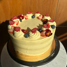 Załaduj obraz do przeglądarki galerii, Tort mango-marakuja | zamówienie z tygodniowym wyprzedzeniem