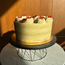 Załaduj obraz do przeglądarki galerii, Tort mango-marakuja | zamówienie z tygodniowym wyprzedzeniem