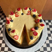 Załaduj obraz do przeglądarki galerii, Tort mango-marakuja | zamówienie z tygodniowym wyprzedzeniem