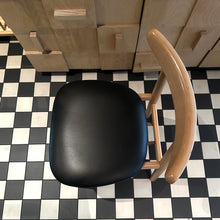 Załaduj obraz do przeglądarki galerii, Krzesło FAMEG FINN