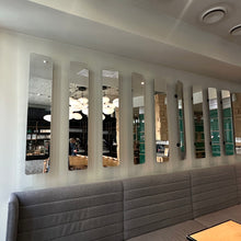 Załaduj obraz do przeglądarki galerii, Lustro ścienne, ruchome na dystansie - idealne do aranżacji wnętrza