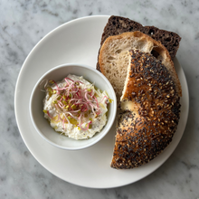 Załaduj obraz do przeglądarki galerii, Twaróg wędzony