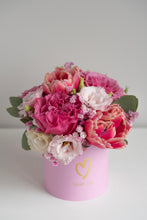 Załaduj obraz do przeglądarki galerii, Walentynkowy #sweetbox i #flowerbox | dostawa 14.02.2024
